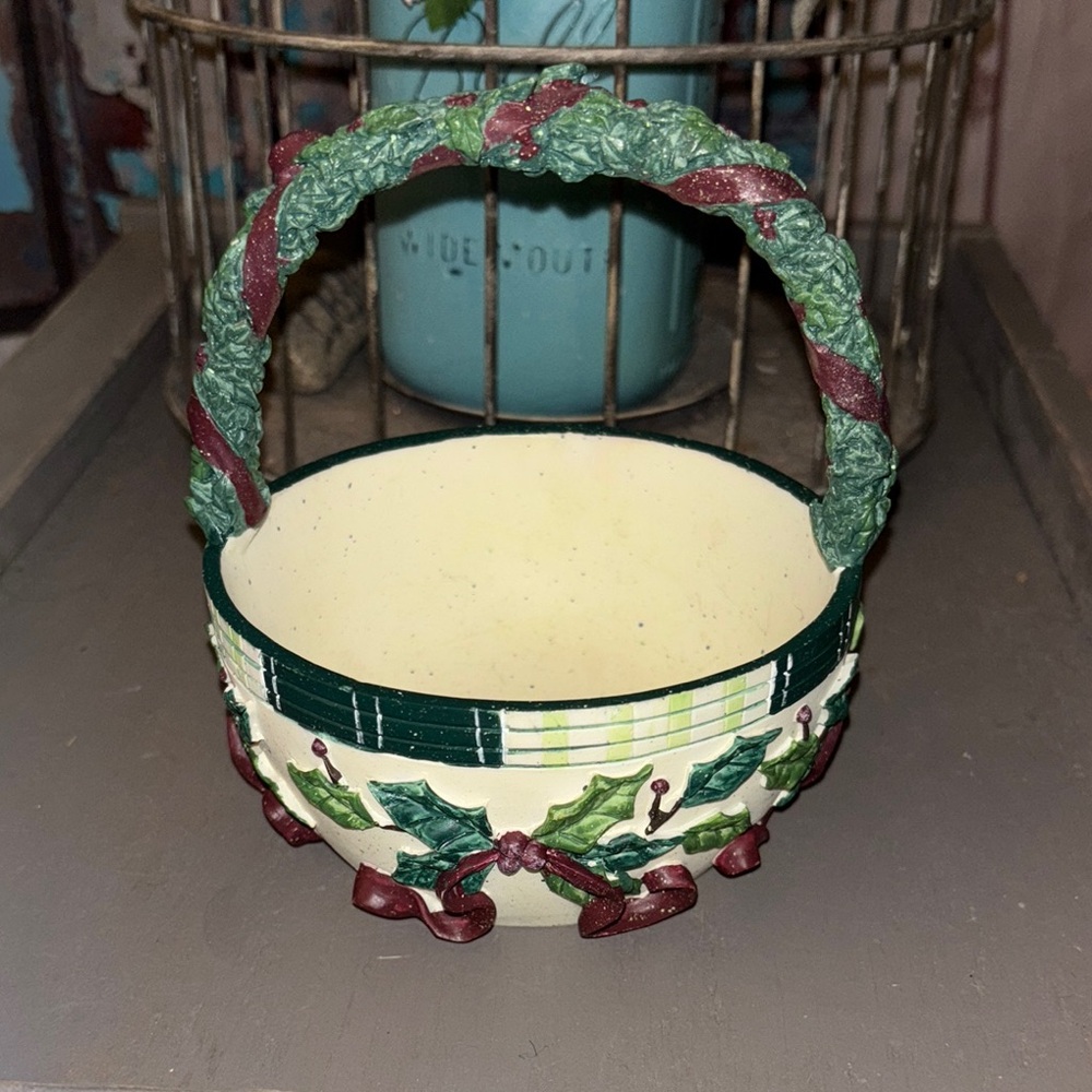 Make the Season Bright - Festive Holiday Basket with Holly Design plaster glass